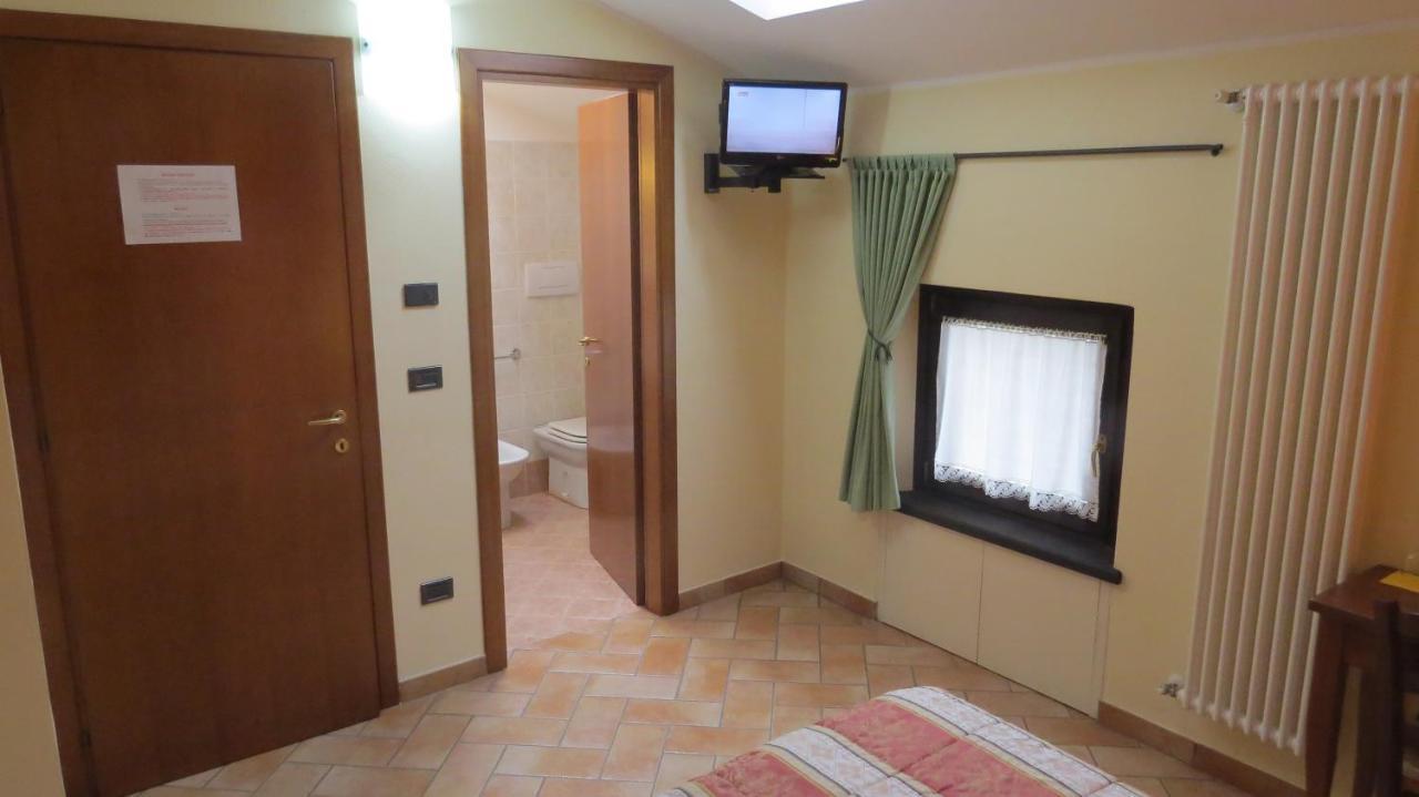 Agriturismo La Staffa 明乔河畔的瓦雷奇奥 外观 照片